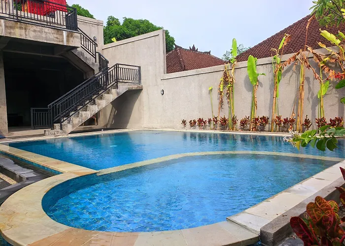 Taman Sari Hotel 3*